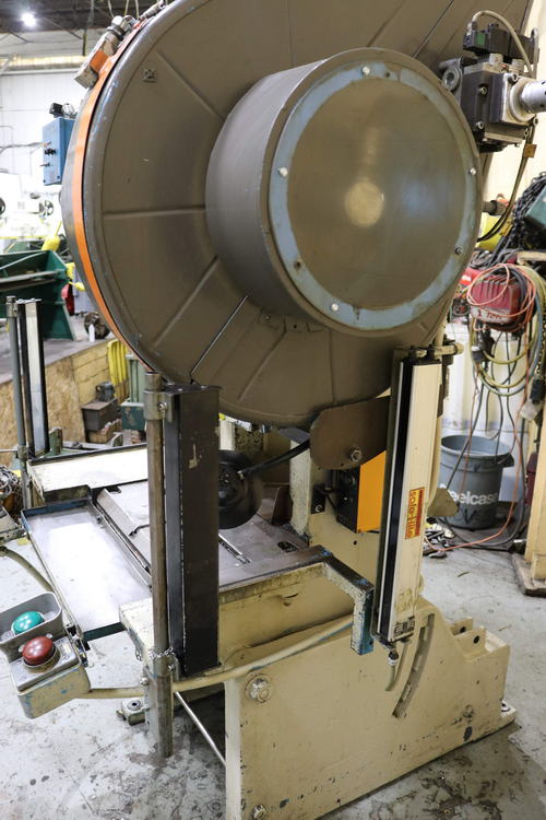 22 Ton BLISS OBI Press, 4 Str, 8-3/4 SH, 2 Adj, 23-1/2 x 14 Bed, 5 HP