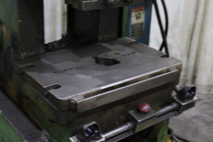 35 Ton BLISS OBI Press, 3 Str, 10-3/4 SH, 2-1/2 Adj, 17 x 27 Bed, 5 HP