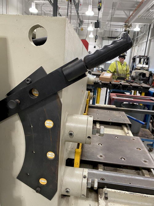 1/4 x 4'4 BAILEIGH Hyd Power Squaring Shear, 23 Back Gauge, 24 SPM, 15 HP