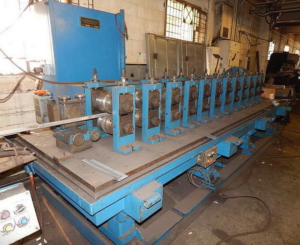 12-Stand CONTOUR Roll Former, 2 Spdl, 10 RS, 12 H, 5.5 to 7 V, 20 HP