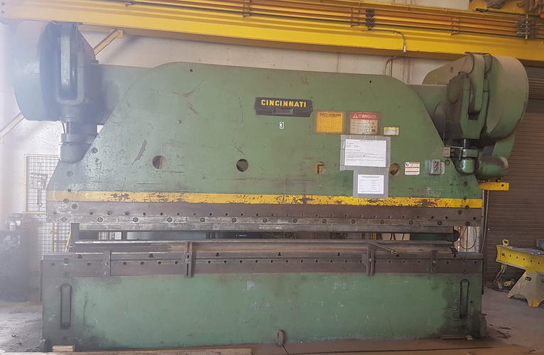225 Ton CINCINNATI Press Brake, 14' OA Bed/Ram, 12'6 Bet Hsgs, 30 SPM, 15 HP