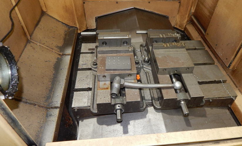 IKEGAI TV4 CNC VMC, Fanuc O-M, Helical Interpol. & Mult. Offsets, 6k RPM, BT40
