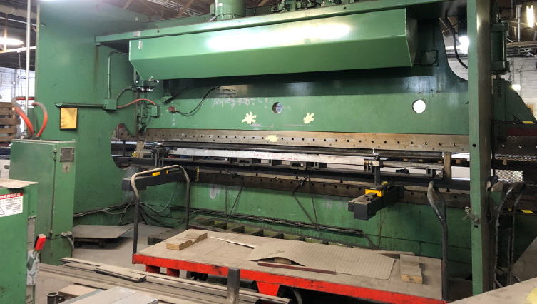 230 Ton CINCINNATI Hydraulic Press Brake, 20' Ram/Bed, 16' Bet Hsgs, 10 Str