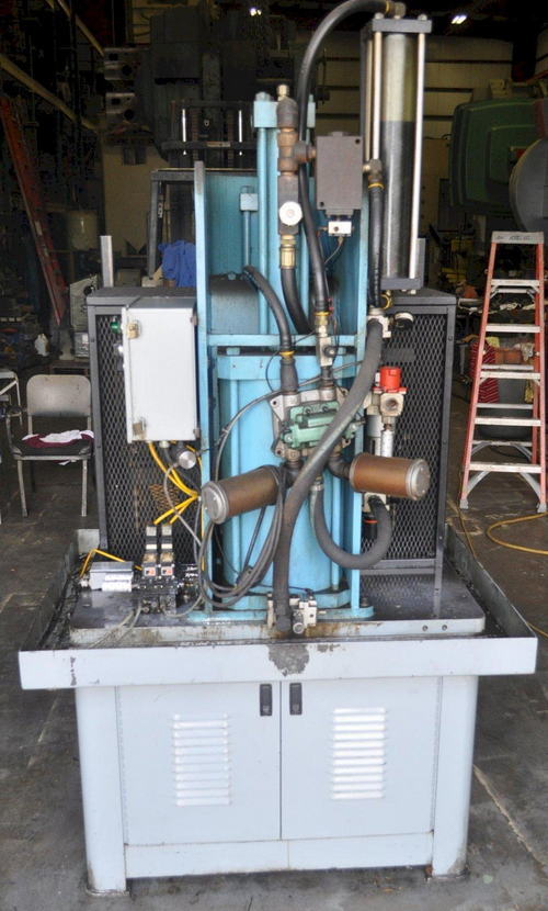 15 Ton AIR-HYDRAULICS Press, 6 Str, 14 Dylt, 2 Adj, 32 x 7.5 Bed