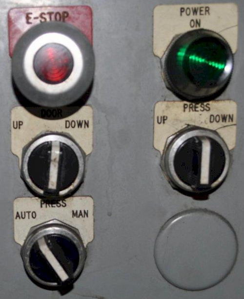 15 Ton AIR-HYDRAULICS Press, 6 Str, 14 Dylt, 2 Adj, 32 x 7.5 Bed