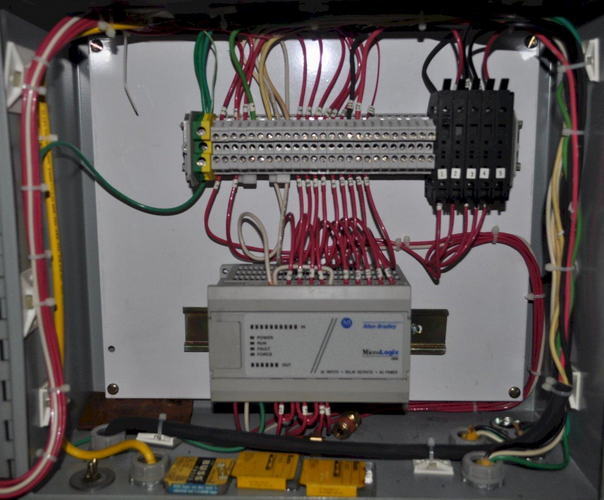 15 Ton AIR-HYDRAULICS Press, 6 Str, 14 Dylt, 2 Adj, 32 x 7.5 Bed