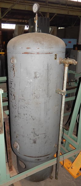 Air Receiving Tank, BRUNNER, 200 Gallon, Parker Automatic Drain & Pressure Gauge