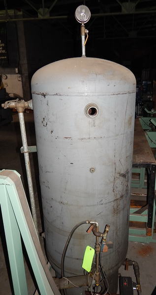 Air Receiving Tank, BRUNNER, 200 Gallon, Parker Automatic Drain & Pressure Gauge