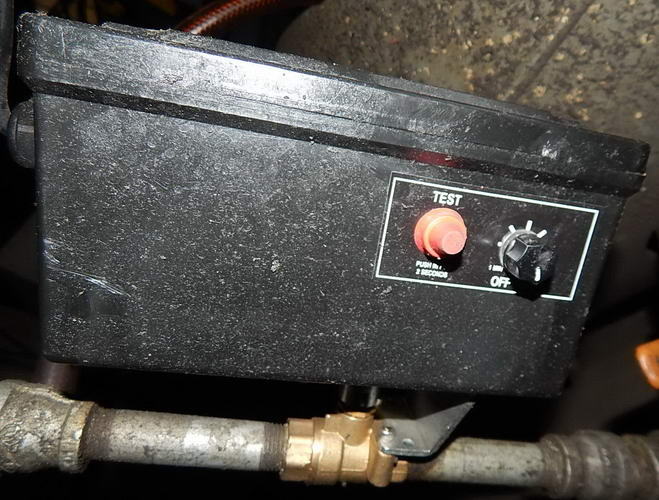 Air Receiving Tank, BRUNNER, 200 Gallon, Parker Automatic Drain & Pressure Gauge