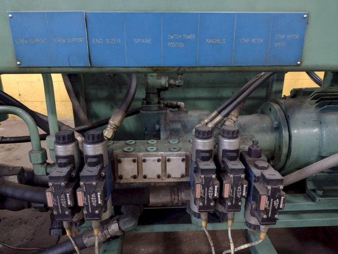 BURR OAK Model VBHB Return Bender with Model MTCO Straightener Feeder