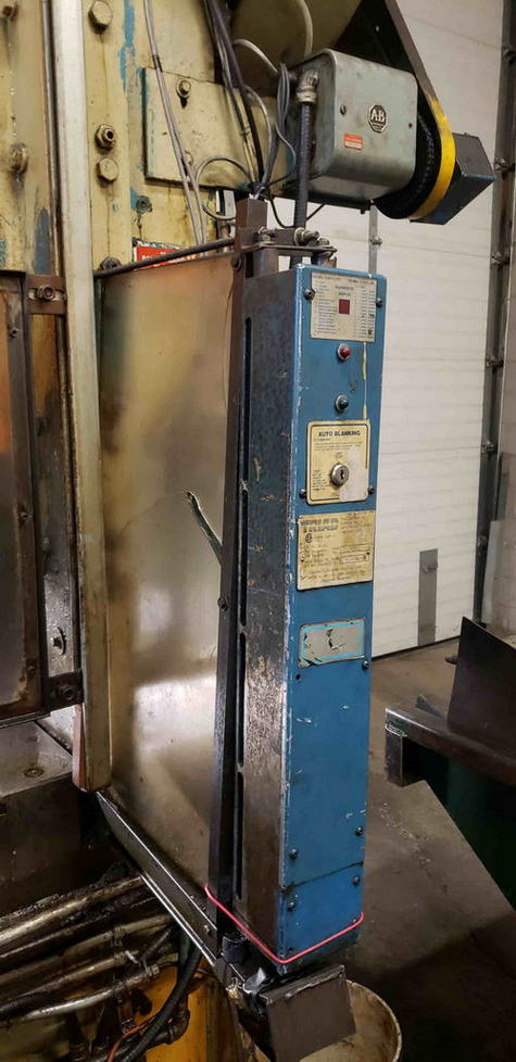 200 Ton BLOW Straight Side Press, 4 Str, 19.25 SH, 7.75 Adj, 60 x 40 Bed