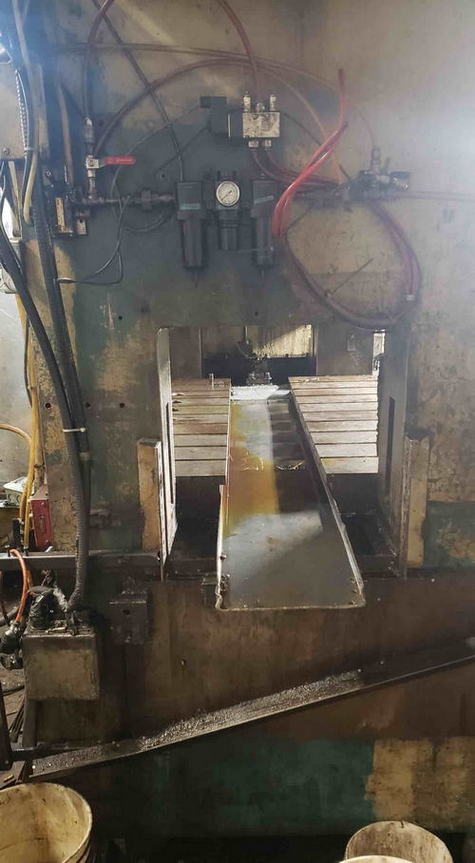 200 Ton BLOW Straight Side Press, 4 Str, 19.25 SH, 7.75 Adj, 60 x 40 Bed
