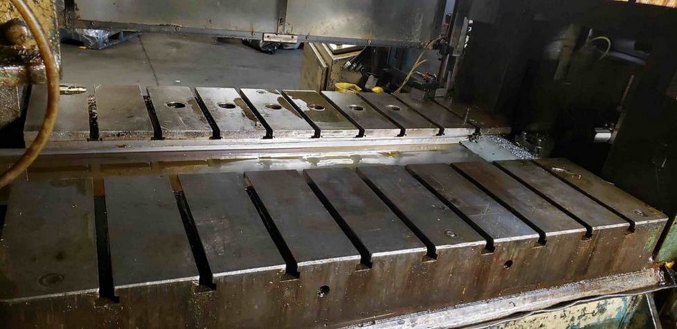 200 Ton BLOW Straight Side Press, 4 Str, 19.25 SH, 7.75 Adj, 60 x 40 Bed