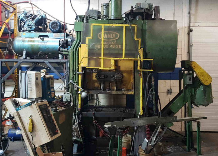 100 Ton DANLY Straight Side Press, 2 Str, 15 SH, 2 Adj, 48 x 30 Bed