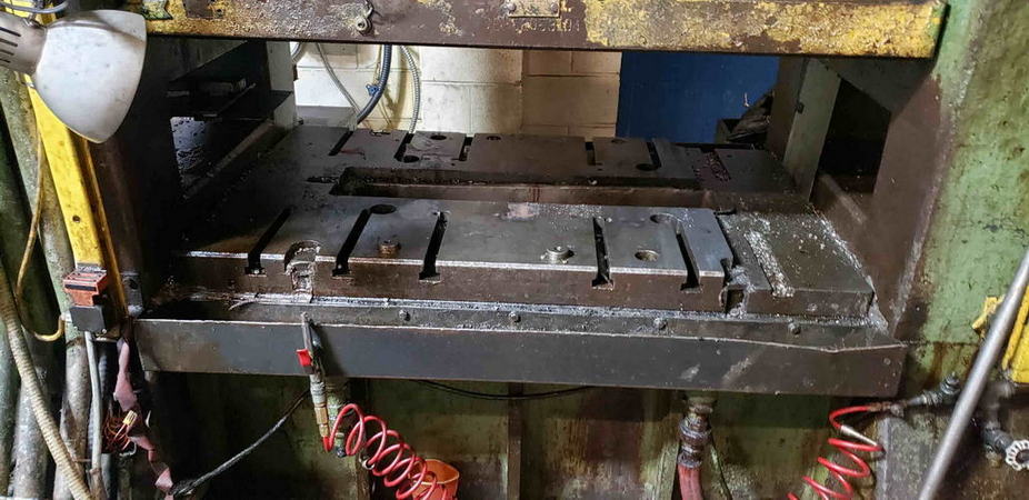 100 Ton DANLY Straight Side Press, 2 Str, 15 SH, 2 Adj, 48 x 30 Bed