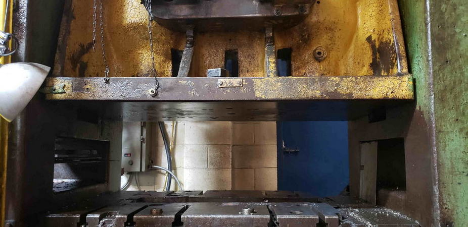 100 Ton DANLY Straight Side Press, 2 Str, 15 SH, 2 Adj, 48 x 30 Bed