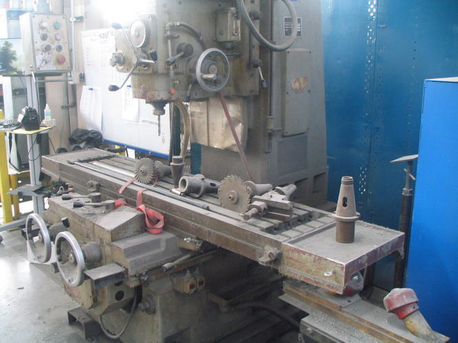 KMA SHARPS Vertical Mill, 1700mm x 380mm Table, 100mm to 600mm Spdl to Table