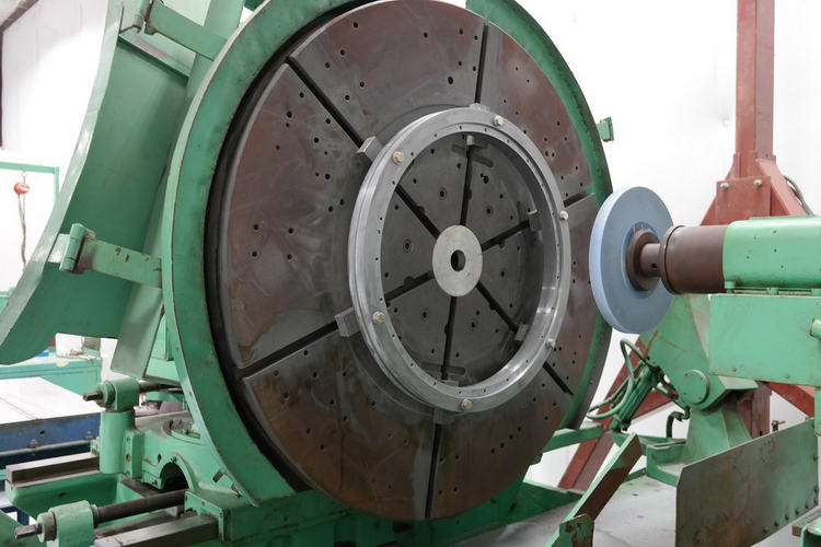 1448 KY BRYANT Internal Grinder, 56 Swing Over Table, 48 6-Jaw Face Plate