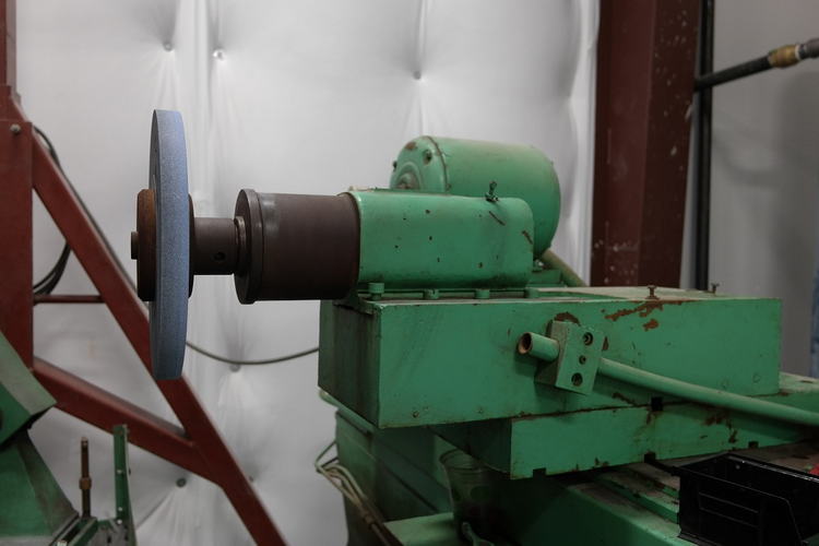 1448 KY BRYANT Internal Grinder, 56 Swing Over Table, 48 6-Jaw Face Plate