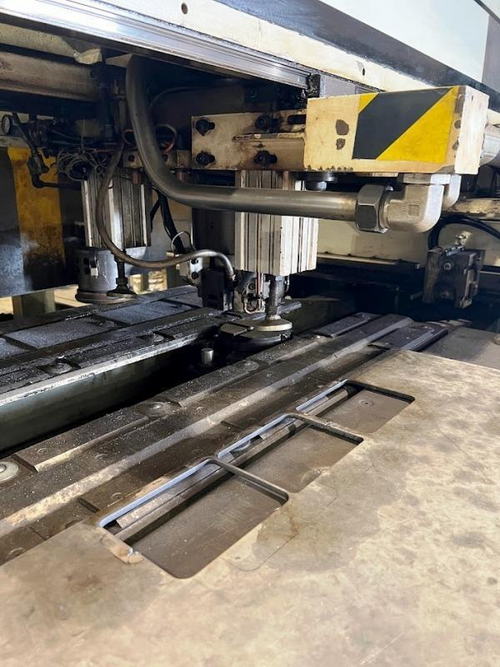 40 Ton WHITNEY Plasma Punch, 100 x 60 Sheet, 1/2 Thick, Fanuc 16PB CNC
