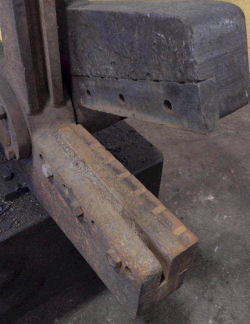 320 MCINTYRE Hyd Alligator Shear, 12 Capacity