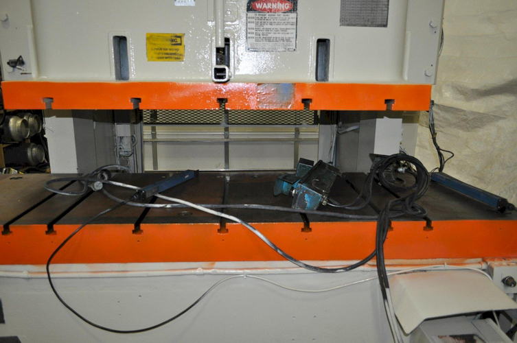 176 Ton AIDA Gap Frame Press, 5.1 Str, 12.7 SH, 3.9 Adj, 93.3 x 29.9 Bed