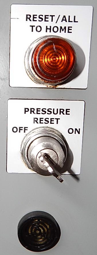 4 Ton TOX PRESSOTECHNIK Pneumatic Press, 7.87 Str, 15 Dylt, 20 x 14 Bed