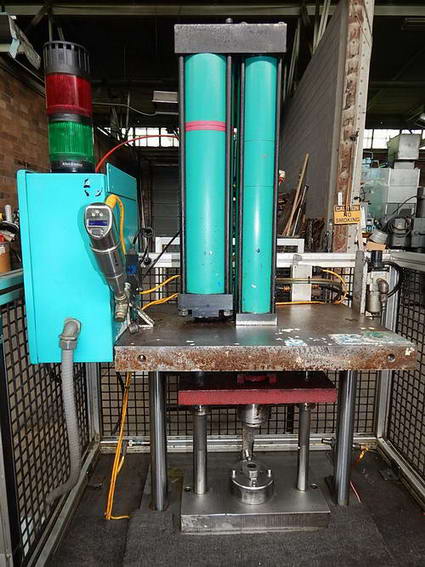 4 Ton TOX PRESSOTECHNIK Pneumatic Press, 7.87 Str, 15 Dylt, 20 x 14 Bed
