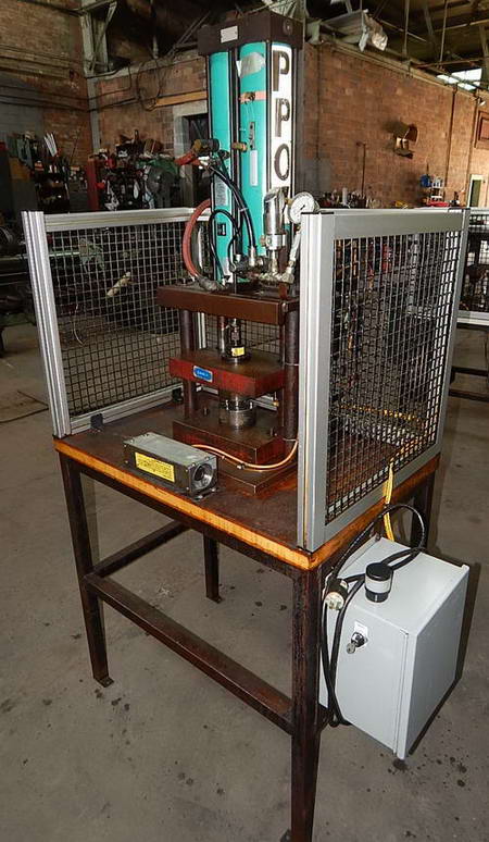 4 Ton TOX PRESSOTECHNIK Pneumatic Press, 7.87 Str, 14 Dylt, 17 x 14 Bed