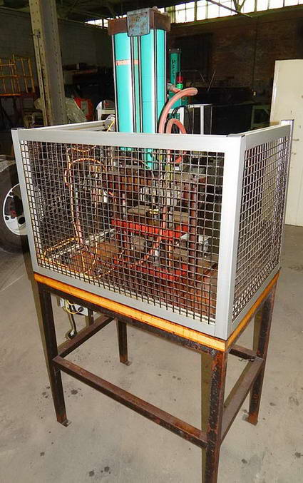 4 Ton TOX PRESSOTECHNIK Pneumatic Press, 7.87 Str, 14 Dylt, 17 x 14 Bed