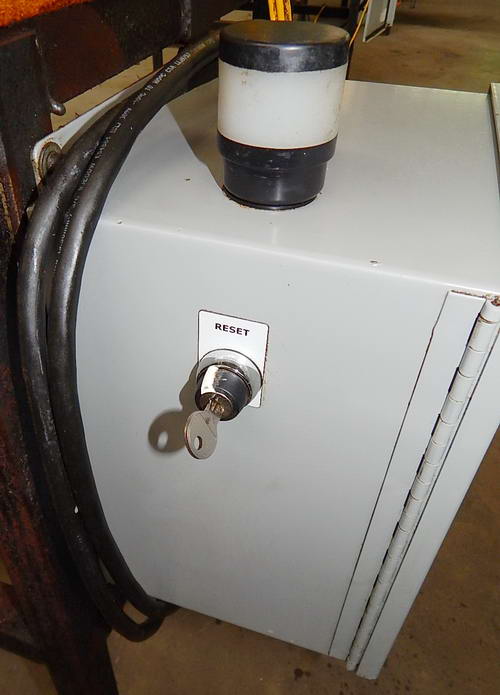 4 Ton TOX PRESSOTECHNIK Pneumatic Press, 7.87 Str, 14 Dylt, 17 x 14 Bed