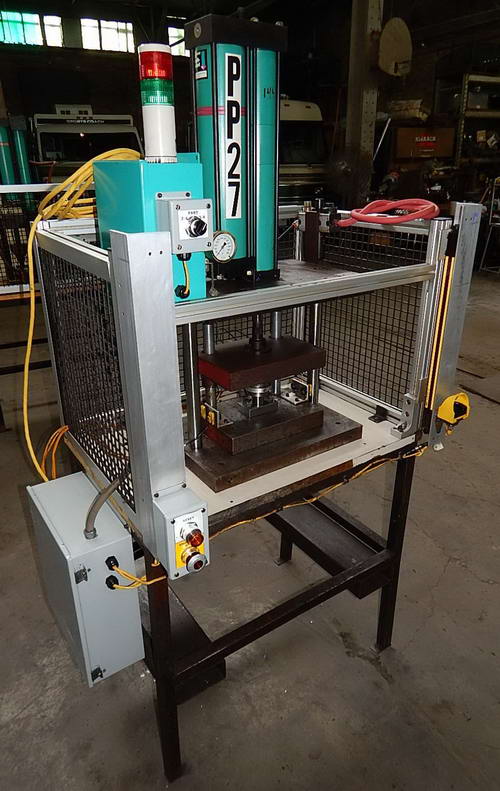 4 Ton TOX PRESSOTECHNIK Pneumatic Press, 7.87 Str, 15 Dylt, 20 x 14 Bed