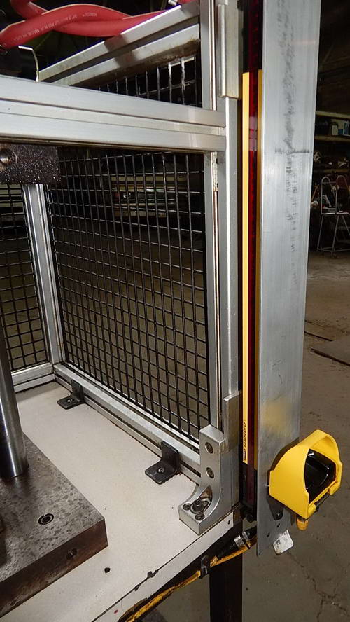 4 Ton TOX PRESSOTECHNIK Pneumatic Press, 7.87 Str, 15 Dylt, 20 x 14 Bed