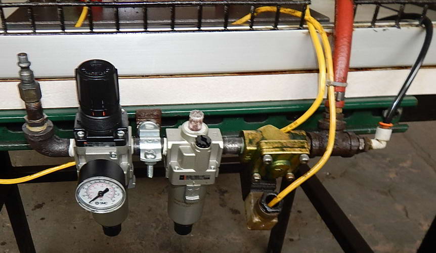 4 Ton TOX PRESSOTECHNIK Pneumatic Press, 5.91 Str, 14-1/2 Dylt, 17 x 14 Bed