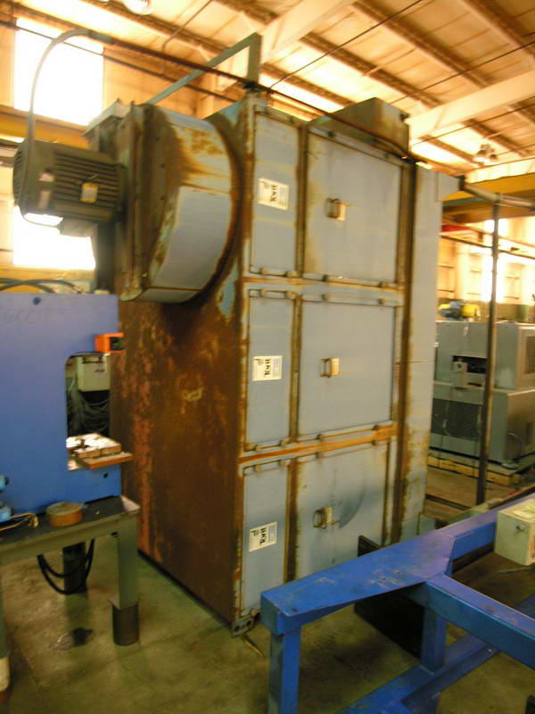 8,000 CFM TORIT 140 Dust Collector, 3 Chamber, 2 Discharge Chutes, 20 HP
