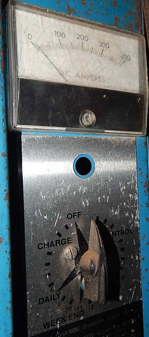 Battery Charger, 45 Volt GOULD, Wall & Battery Plugs, Manual Timer