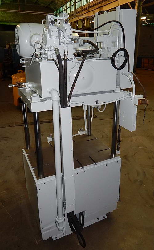 25 Ton KEYSTONE Hydraulic Trim Press, 14 Str, 30-1/4 Dylt, 34 x 32 Bed