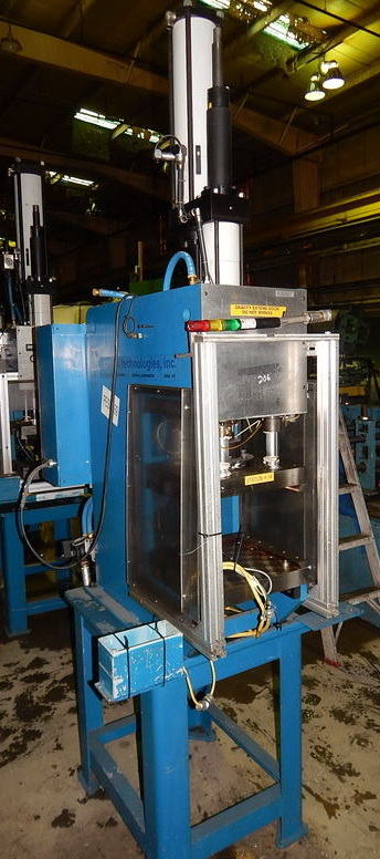 8 Ton FARGER & JOOSTEN MULTIPOWER C-Frame, 7.9 Str, 13 DLO, 14 x 14 Bed/Ram