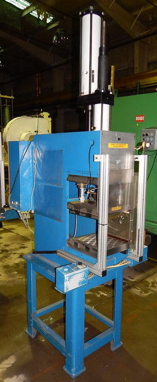 8 Ton FARGER & JOOSTEN MULTIPOWER C-Frame, 7.9 Str, 13 DLO, 14 x 14 Bed/Ram