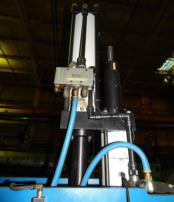 16 Ton FARGER & JOOSTEN MULTIPOWER C-Frame, 7.9 Str, 13 DLO, 14 x 14 Bed/Ram