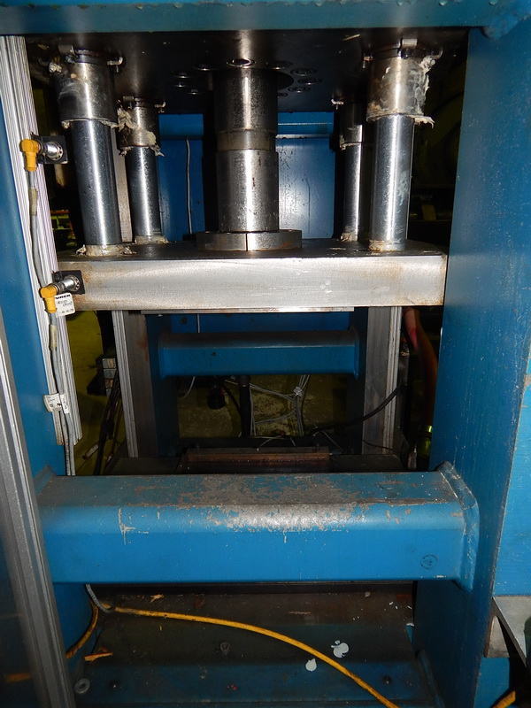 90 Ton FARGER & JOOSTEN MULTIPOWER Press, 7.9 Str, 26 DLO, 24 x 17 Bed/Ram