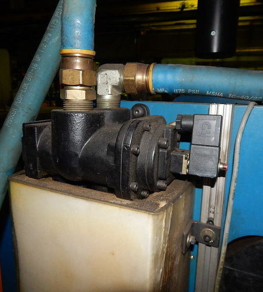 90 Ton FARGER & JOOSTEN MULTIPOWER Press, 7.9 Str, 26 DLO, 24 x 17 Bed/Ram