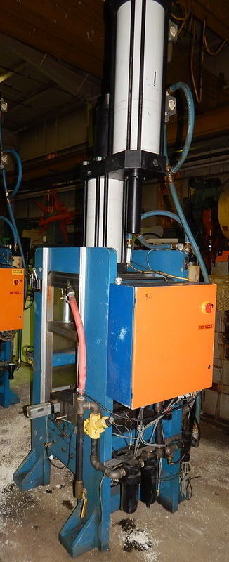 90 Ton FARGER & JOOSTEN MULTIPOWER Press, 7.9 Str, 26 DLO, 24 x 17 Bed/Ram