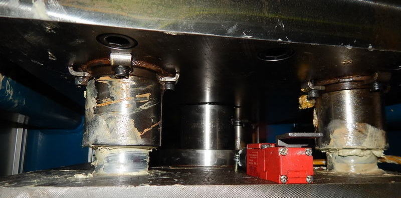 34 Ton FARGER & JOOSTEN MULTIPOWER Press, 7.9 Str, 13 DLO, 14 x 14 Bed/Ram