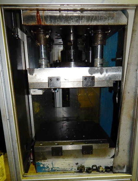 34 Ton FARGER & JOOSTEN MULTIPOWER C-Frame, 7.9 Str, 13 DLO, 14 x 14 Bed/Ram