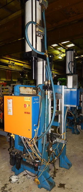 90 Ton FARGER & JOOSTEN MULTIPOWER Press, 7.9 Str, 26 DLO, 24 x 17 Bed/Ram