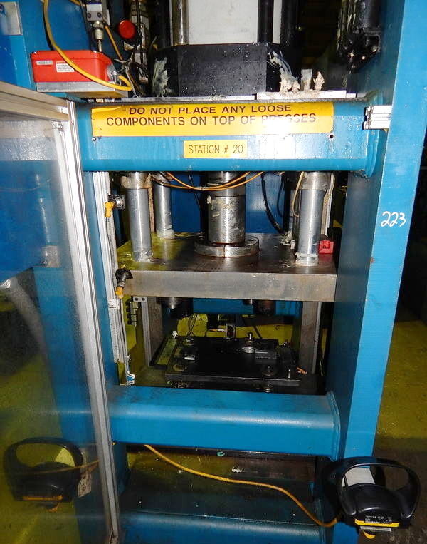 90 Ton FARGER & JOOSTEN MULTIPOWER Press, 7.9 Str, 26 DLO, 24 x 17 Bed/Ram