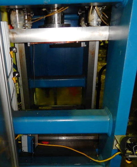 16 Ton FARGER & JOOSTEN MULTIPOWER Press, 7.9 Str, 13 DLO, 14 x 14 Bed/Ram