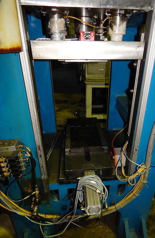 16 Ton FARGER & JOOSTEN MULTIPOWER Press, 7.9 Str, 13 DLO, 14 x 14 Bed/Ram