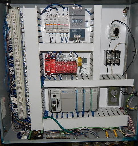 16 Ton FARGER & JOOSTEN MULTIPOWER Press, 7.9 Str, 13 DLO, 14 x 14 Bed/Ram